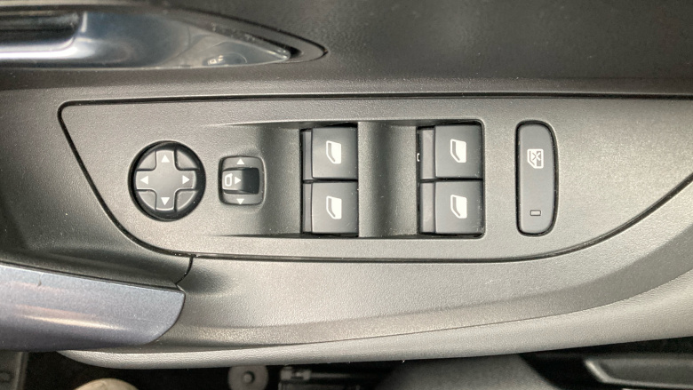 Peugeot 2008 1.2 PureTech Allure Premium 5dr Petrol Estate